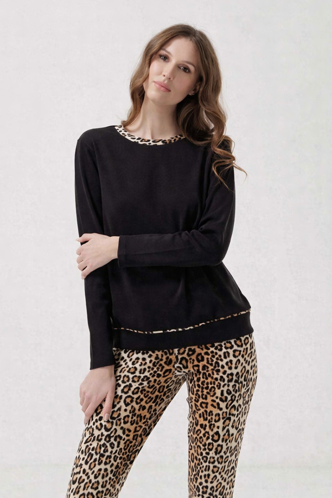 ANDRA – Pigiama Donna Rasogola con Leggings in Maglina Animalier