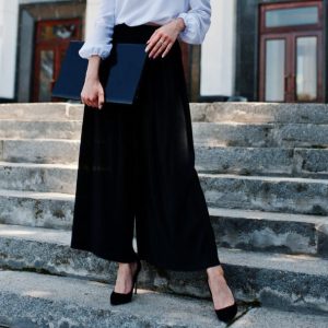 pantaloni a palazzo eleganti